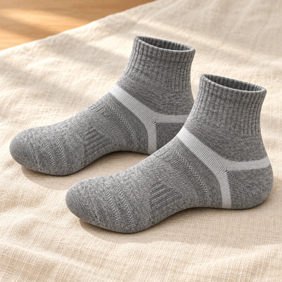 Ankle-Length Sports Socks — gray