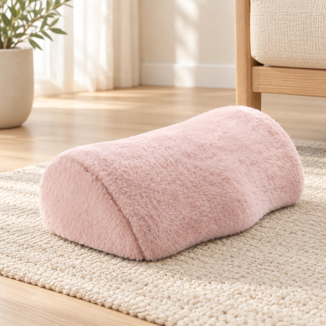 Contoured Footrest Cushion — detail